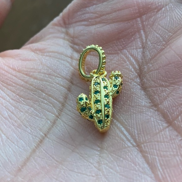 NWOT Sparkling Desert Cactus Pendant Gold-Plated Charm Sterling Silver 925 - Picture 4 of 8